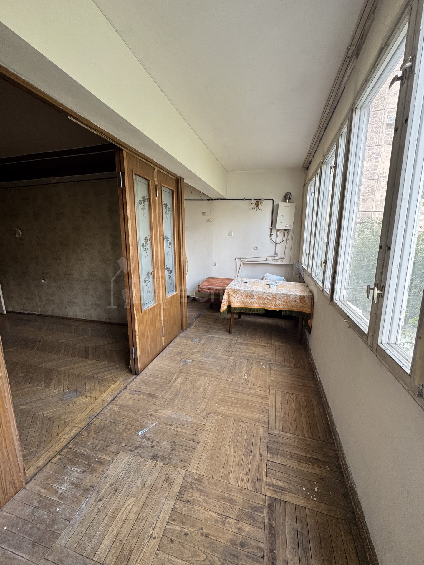 3 Սենյականոց Բնակարան Քարե Շենքում, 78քմ, 3/5 հարկ, Պետական Վիճակում