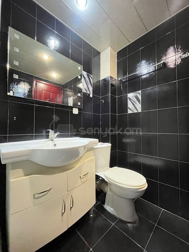 2 Սենյականոց Բնակարան Քարե Շենքում, 50քմ, 4/5 հարկ, Կապիտալ Վերանորոգված, Կահավորված, Արևկող