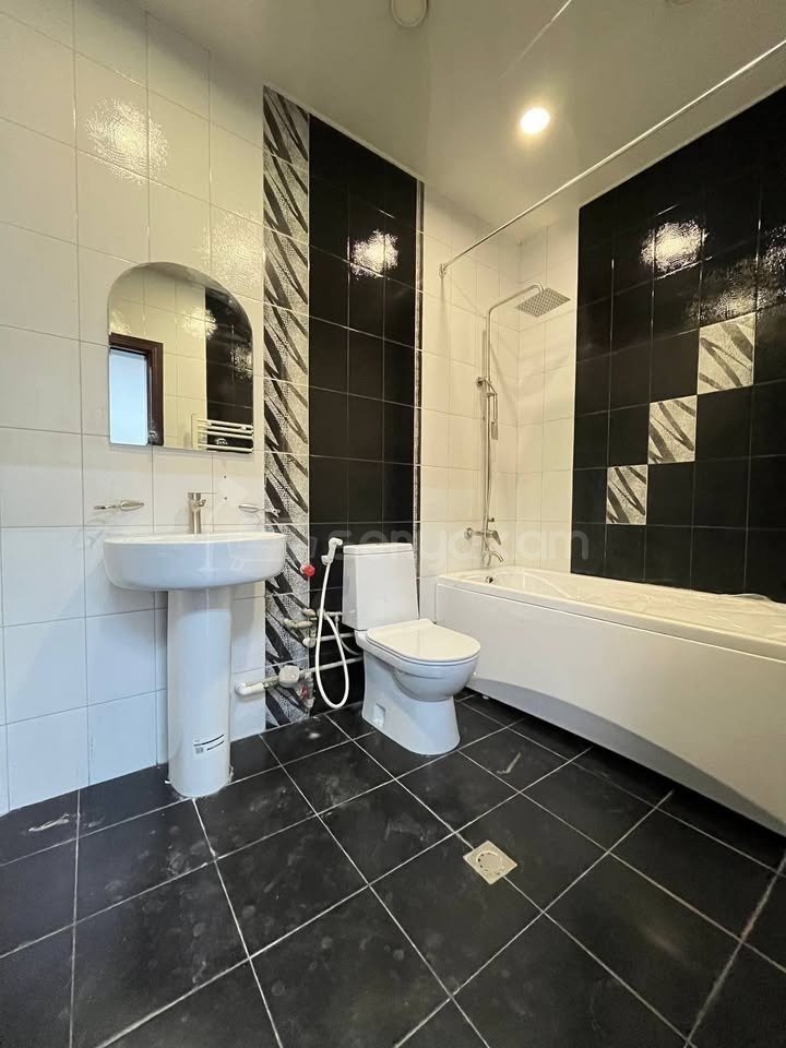 2 Սենյականոց Բնակարան Նորակառույցում, 90քմ, 12/12 հարկ, Կապիտալ Վերանորոգված, Կահավորված