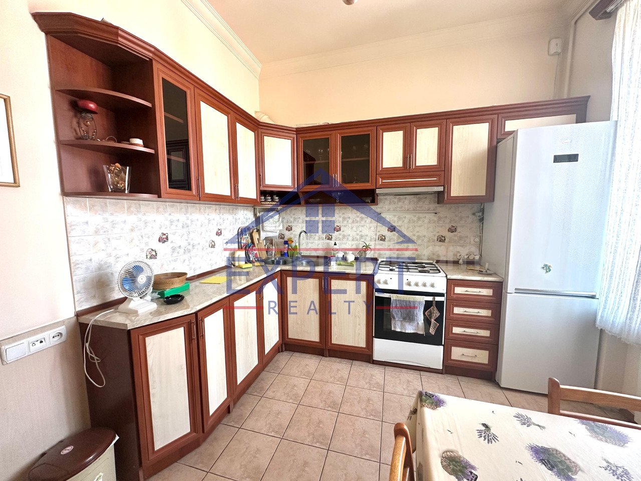 3 Սենյականոց Բնակարան Քարե Շենքում, 80քմ, 5/5 հարկ, Կապիտալ Վերանորոգված, Կահավորված, Արևկող