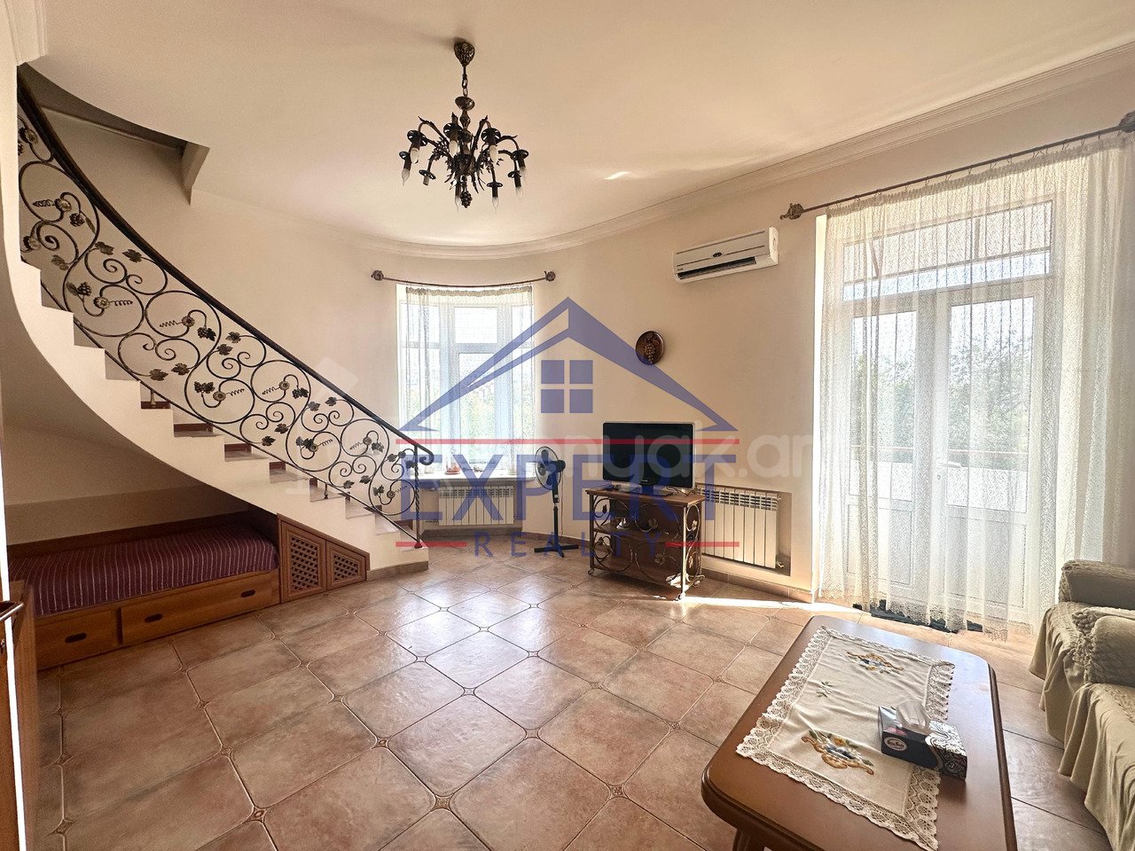 3 Սենյականոց Բնակարան Քարե Շենքում, 80քմ, 5/5 հարկ, Կապիտալ Վերանորոգված, Կահավորված, Արևկող