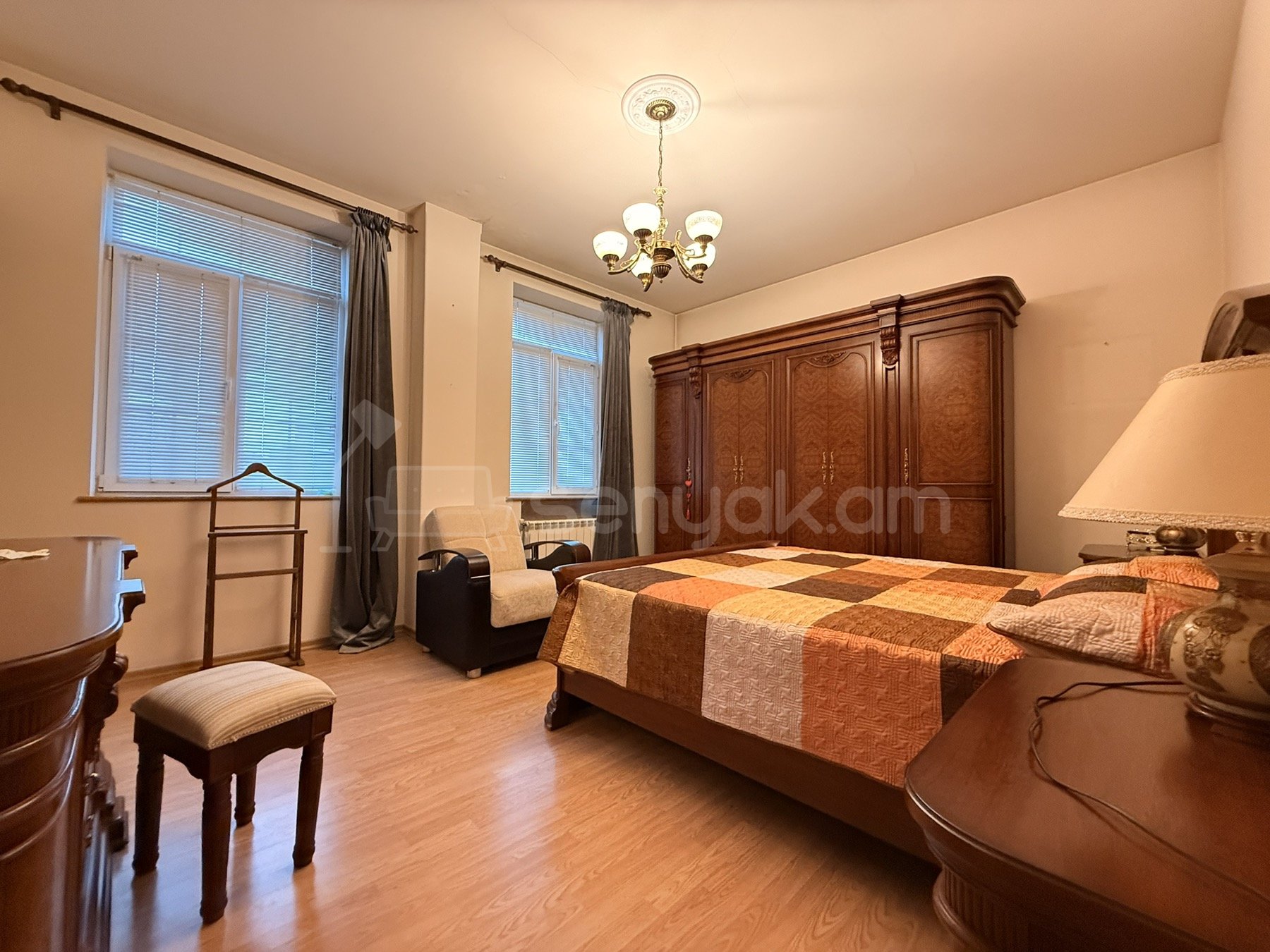 4 Սենյականոց Սեփական Տուն, 350քմ, Կապիտալ Վերանորոգված, Ավտոտնակով