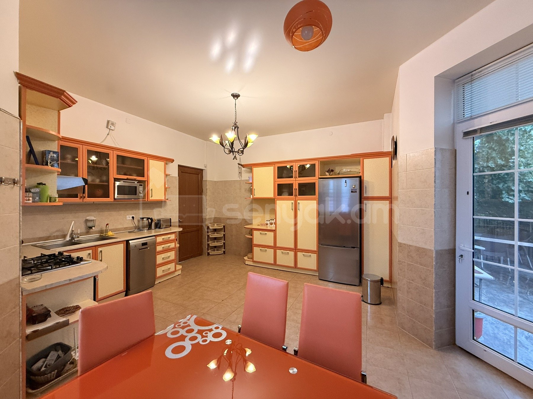 4 Սենյականոց Սեփական Տուն, 350քմ, Կապիտալ Վերանորոգված, Ավտոտնակով