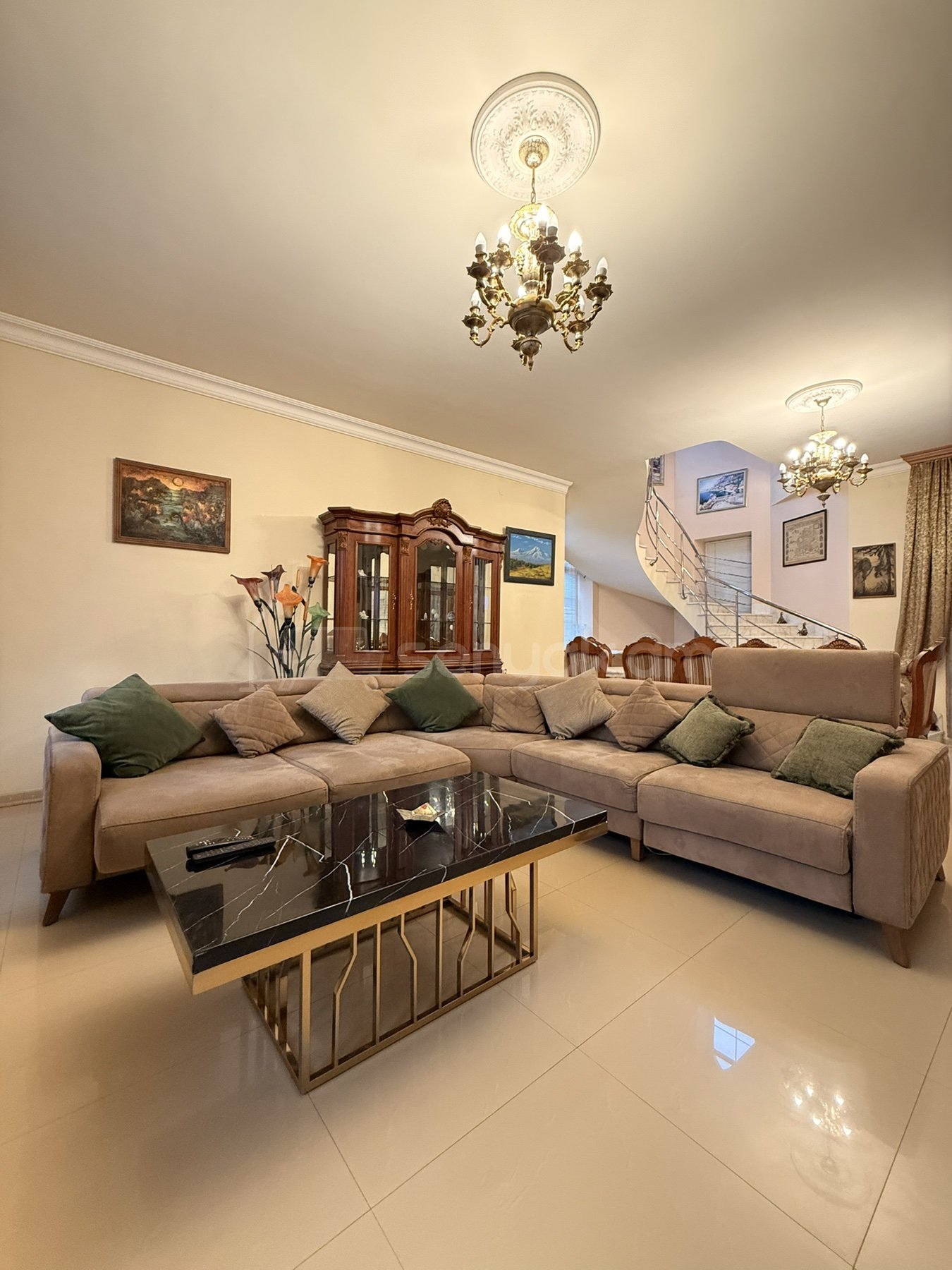 4 Սենյականոց Սեփական Տուն, 350քմ, Կապիտալ Վերանորոգված, Ավտոտնակով