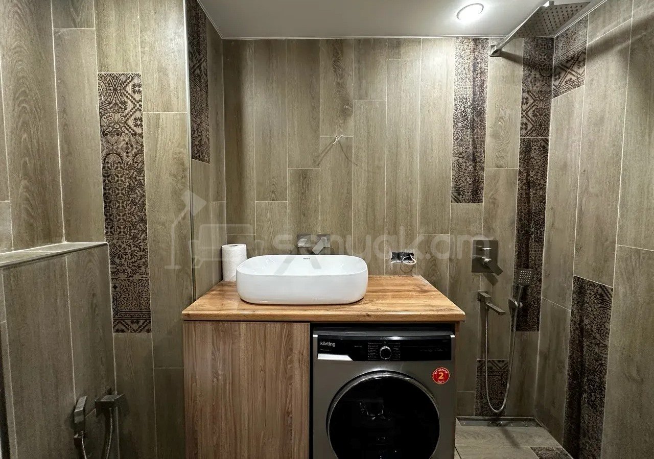 2 Սենյականոց Բնակարան Նորակառույցում, 44քմ, 9/15 հարկ, Կապիտալ Վերանորոգված