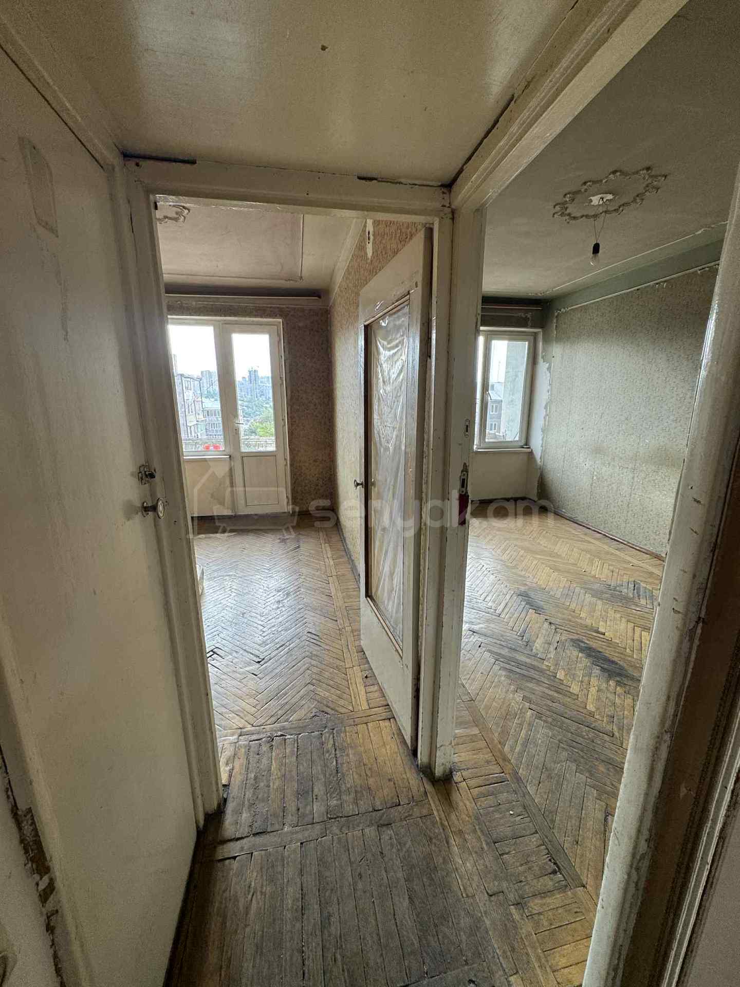 3 Սենյականոց Բնակարան Քարե Շենքում, 78քմ, 3/5 հարկ, Պետական Վիճակում