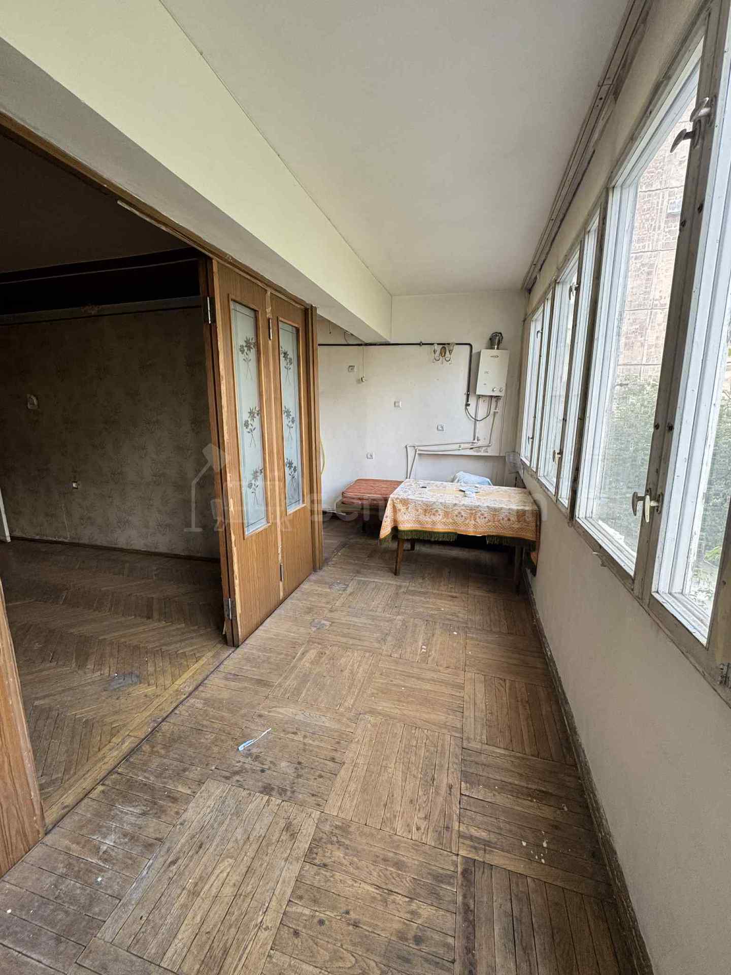 3 Սենյականոց Բնակարան Քարե Շենքում, 78քմ, 3/5 հարկ, Պետական Վիճակում