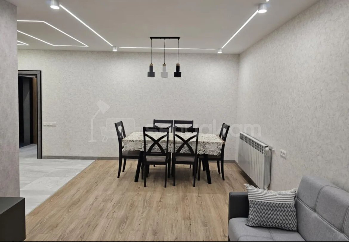 3 Սենյականոց Բնակարան, 70քմ, 1/9 հարկ, Կապիտալ Վերանորոգված