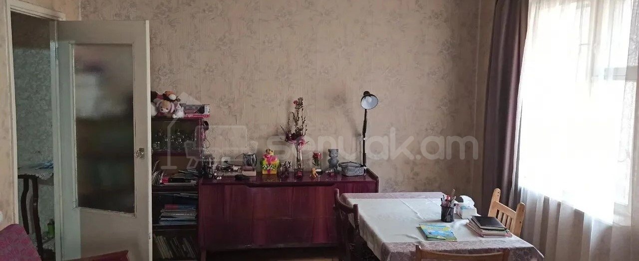 1 Սենյականոց Բնակարան, 54քմ, 1/9 հարկ, Պետական Վիճակում