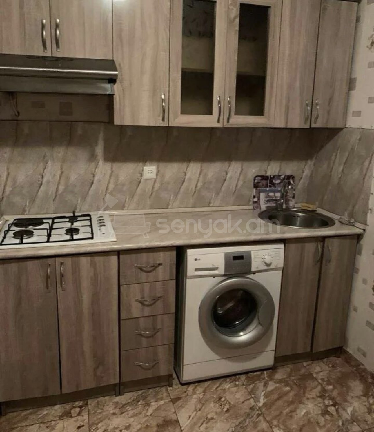 3 Սենյականոց Բնակարան, 64քմ, 3/9 հարկ, Կոսմետիկ Վերանորոգված, Կահավորված, Արևկող