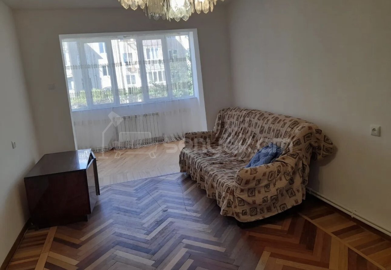 3 Սենյականոց Բնակարան, 74քմ, 3/4 հարկ, Կապիտալ Վերանորոգված, Մասամբ Կահավորված