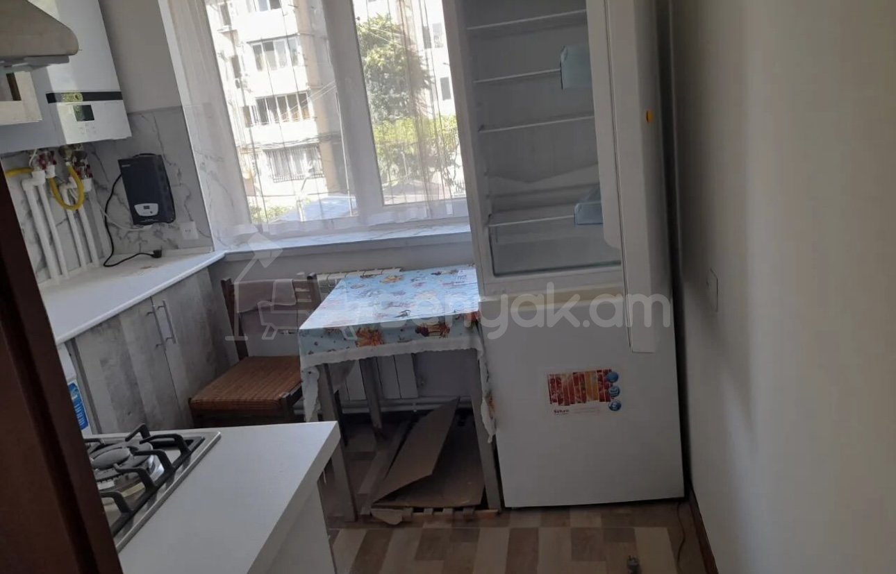 3 Սենյականոց Բնակարան, 74քմ, 3/4 հարկ, Կապիտալ Վերանորոգված, Մասամբ Կահավորված