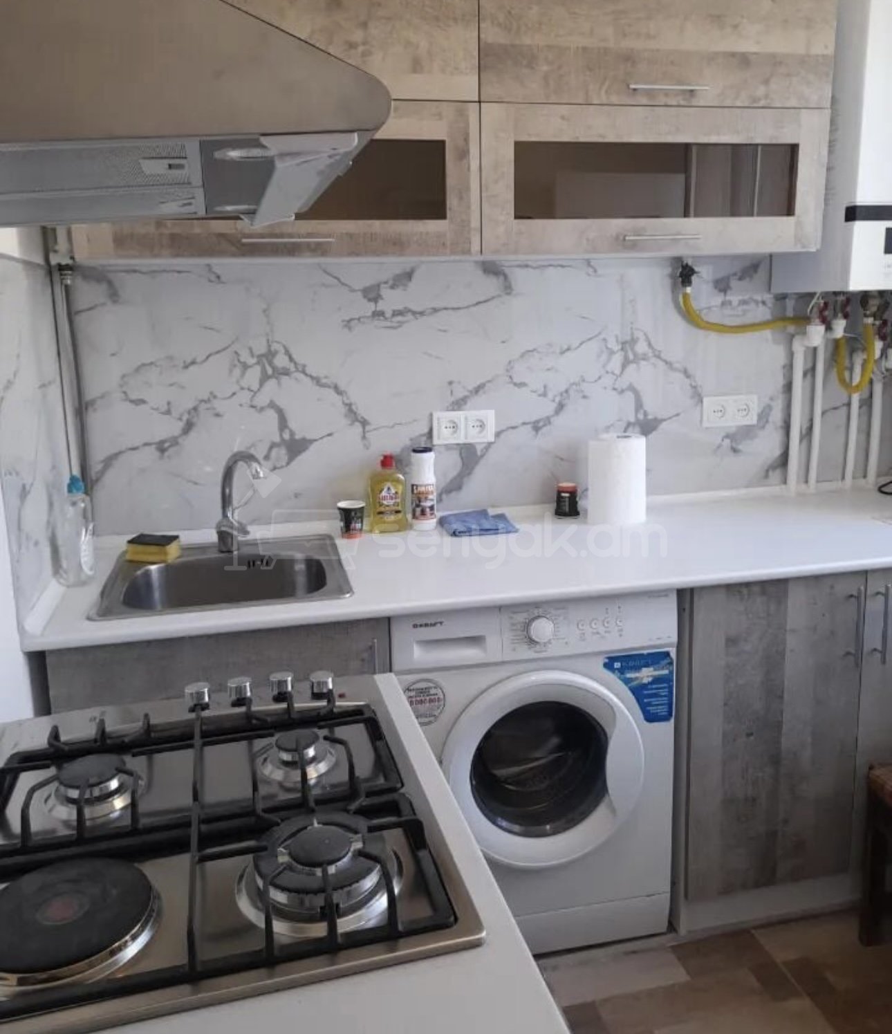 3 Սենյականոց Բնակարան, 74քմ, 3/4 հարկ, Կապիտալ Վերանորոգված, Մասամբ Կահավորված