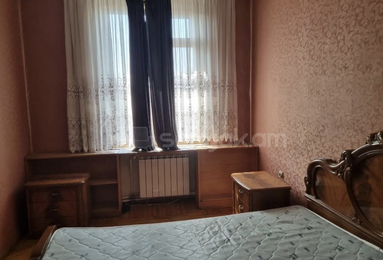 2 Սենյականոց Բնակարան Քարե Շենքում, 72քմ, 4/5 հարկ, Կոսմետիկ Վերանորոգված, Մասամբ Կահավորված, Արևկող