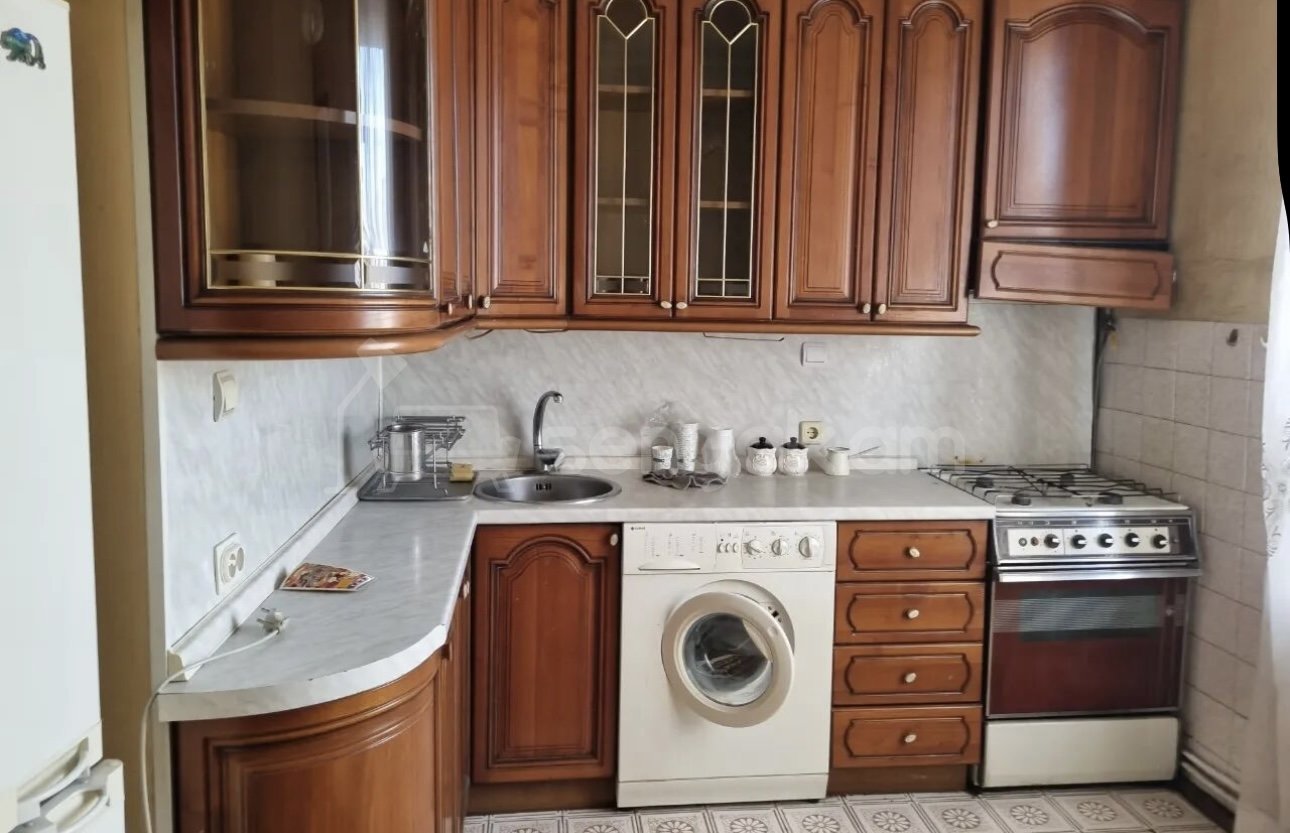 2 Սենյականոց Բնակարան Քարե Շենքում, 72քմ, 4/5 հարկ, Կոսմետիկ Վերանորոգված, Մասամբ Կահավորված, Արևկող