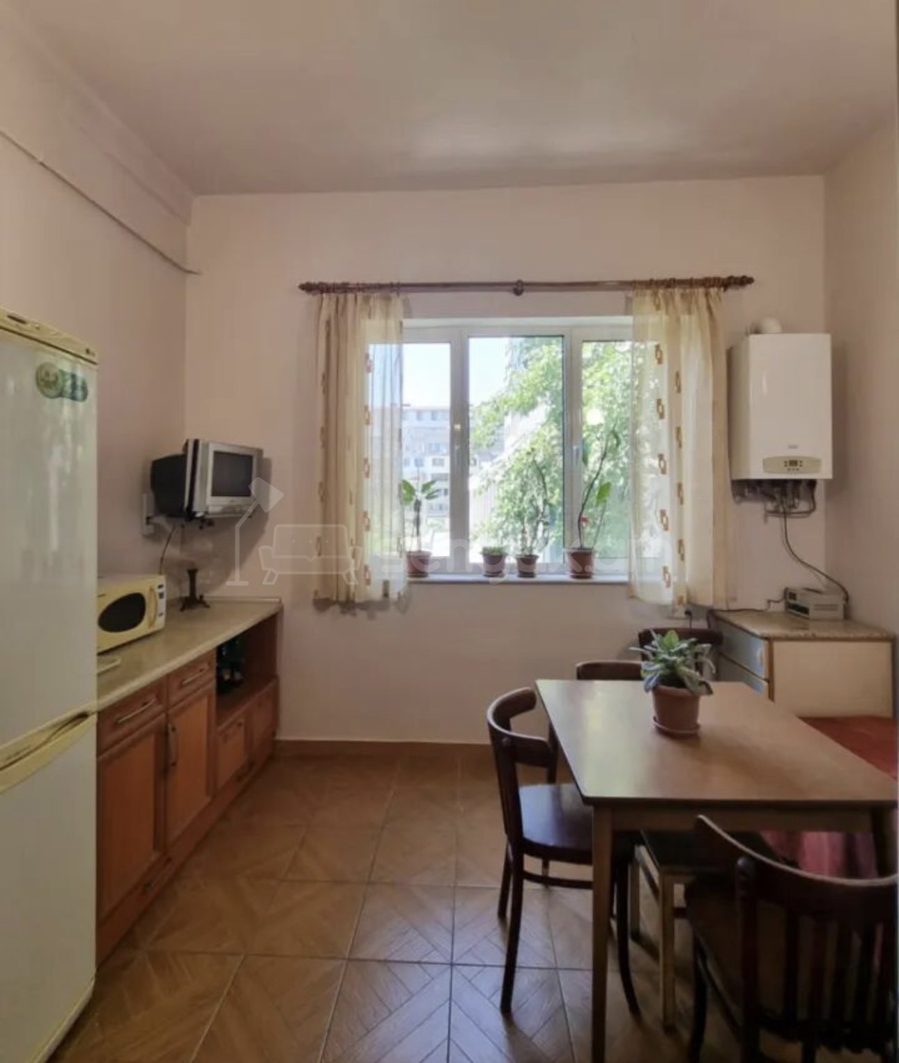 2 Սենյականոց Բնակարան Քարե Շենքում, 72քմ, 3/5 հարկ, Կոսմետիկ Վերանորոգված, Կահավորված, Արևկող