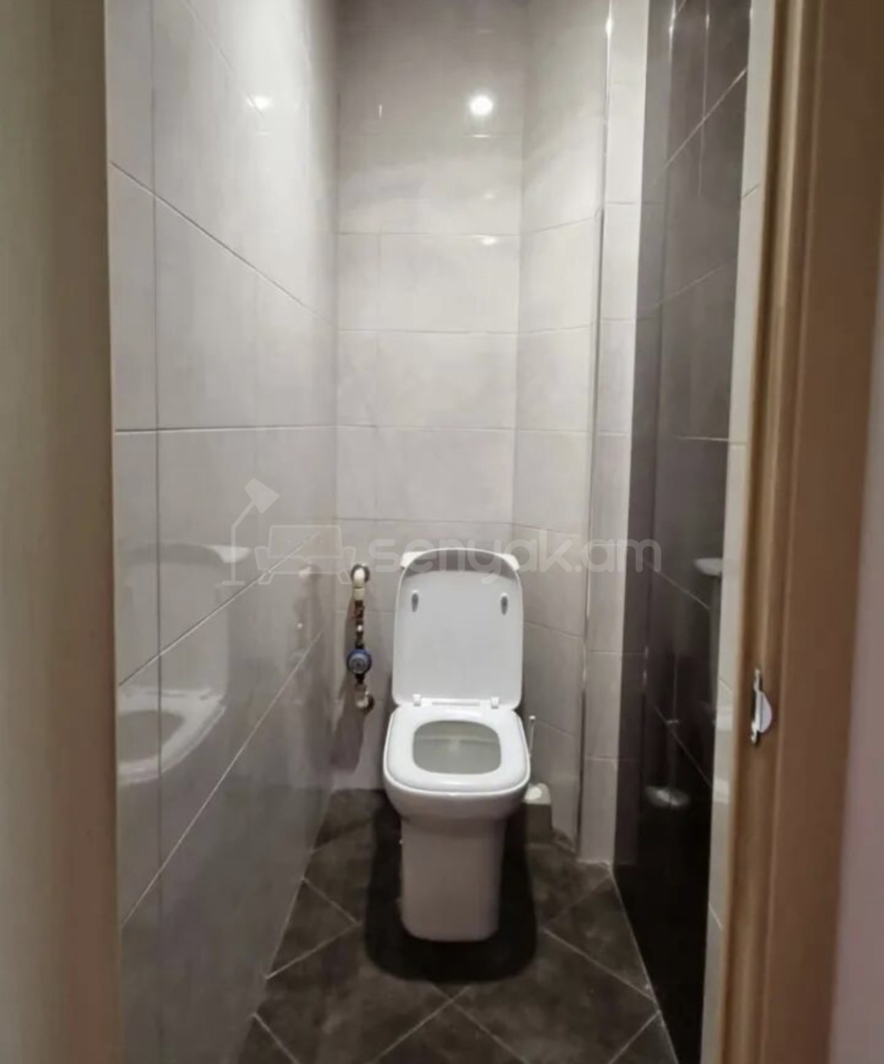 2 Սենյականոց Բնակարան Քարե Շենքում, 72քմ, 3/5 հարկ, Կոսմետիկ Վերանորոգված, Կահավորված, Արևկող