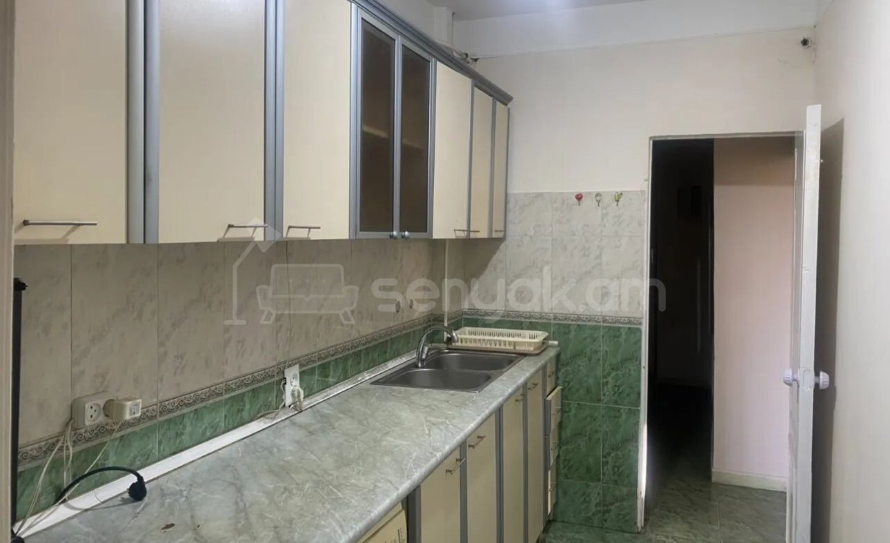 1 Սենյականոց Բնակարան Քարե Շենքում, 55քմ, 2/5 հարկ, Կոսմետիկ Վերանորոգված, Կահավորված, Արևկող