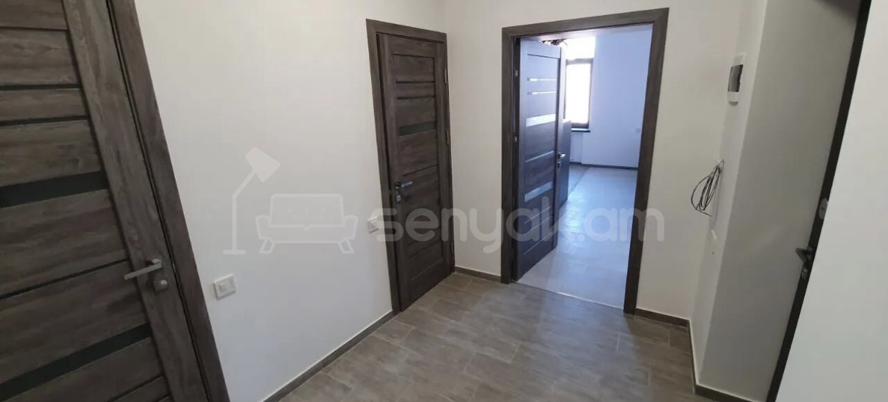 2 Սենյականոց Բնակարան Քարե Շենքում, 74քմ, 4/4 հարկ, Դիզայներական Վերանորոգված