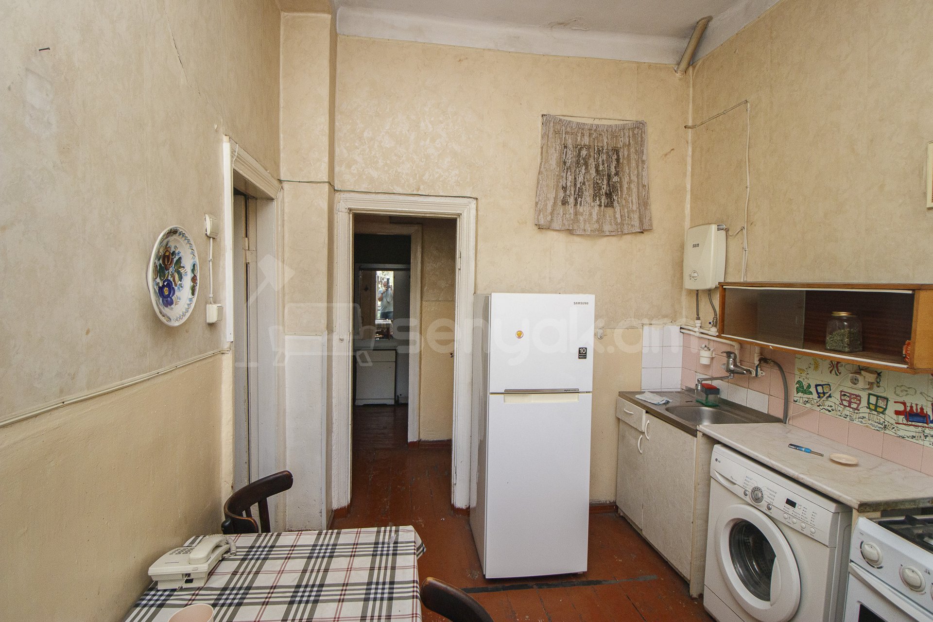 2 Սենյականոց Բնակարան Քարե Շենքում, 54քմ, 2/3 հարկ, Պետական Վիճակում