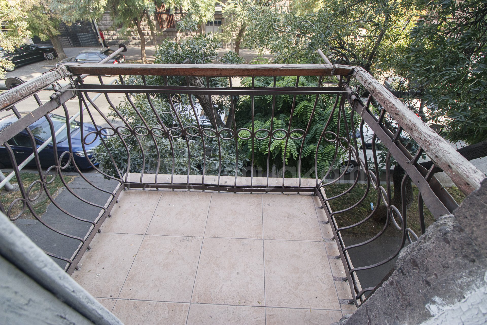 2 Սենյականոց Բնակարան Քարե Շենքում, 54քմ, 2/3 հարկ, Պետական Վիճակում