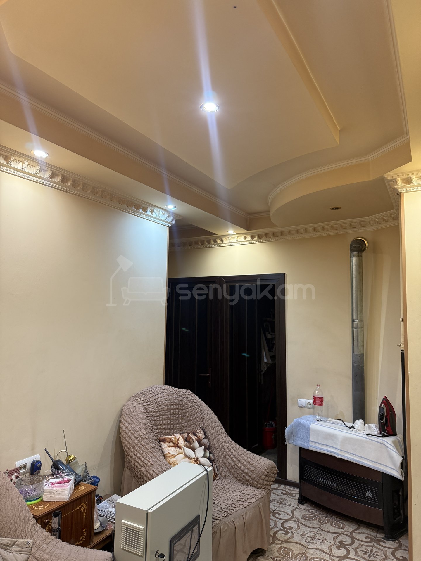 4 Սենյականոց Բնակարան Քարե Շենքում, 98քմ, 4/5 հարկ, Կոսմետիկ Վերանորոգված