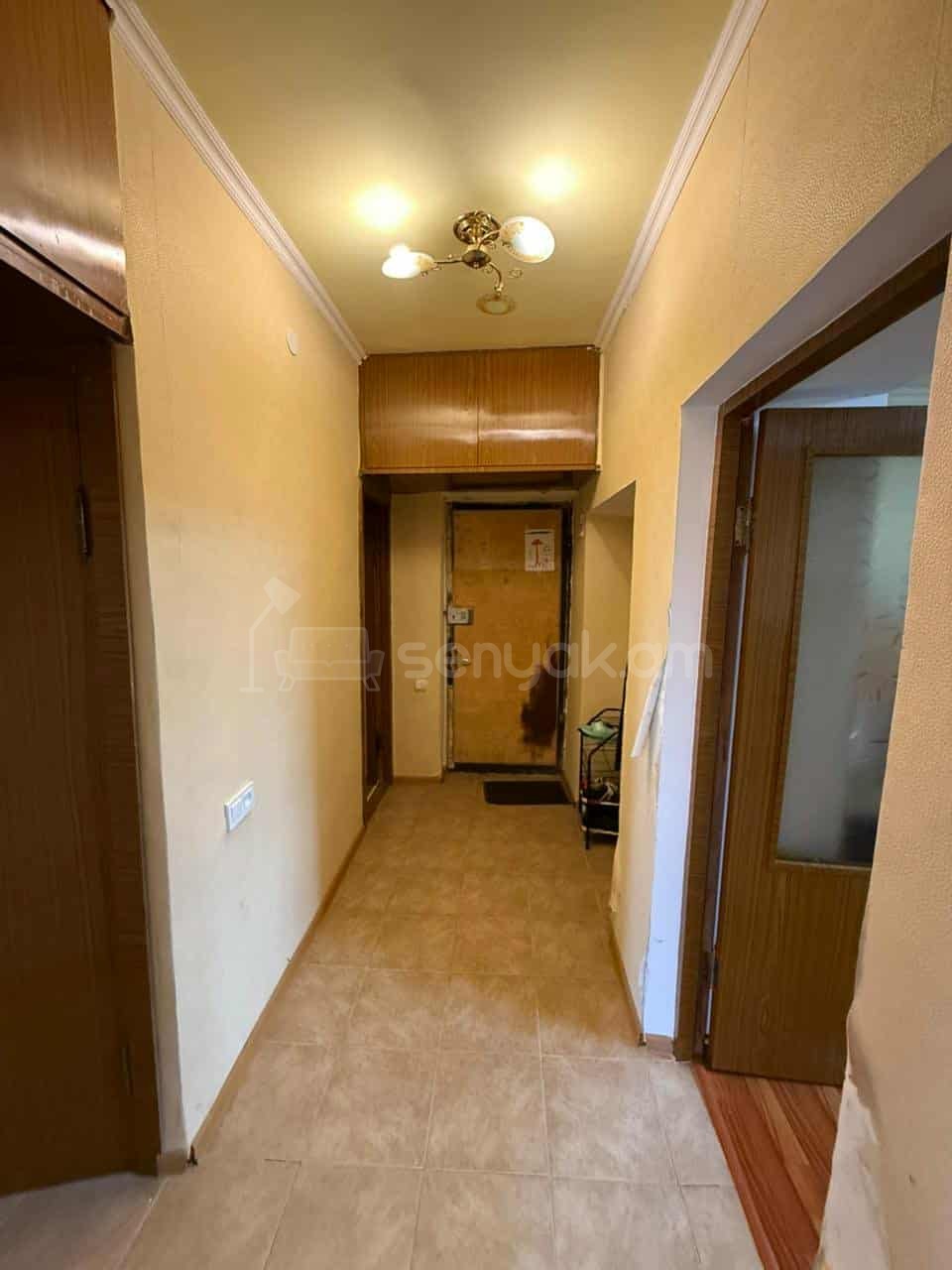 3 Սենյականոց Բնակարան Քարե Շենքում, 80քմ, 4/5 հարկ, Նորմալ Վիճակում