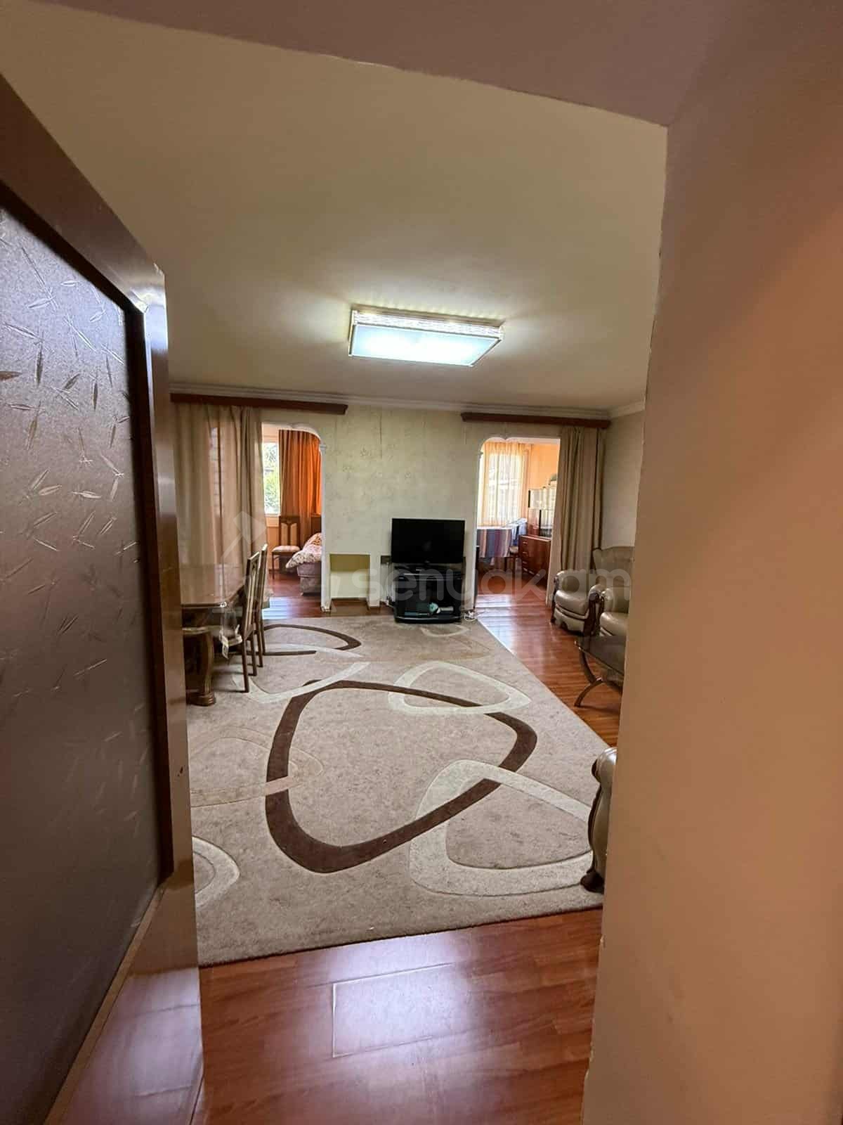 3 Սենյականոց Բնակարան Քարե Շենքում, 80քմ, 4/5 հարկ, Նորմալ Վիճակում