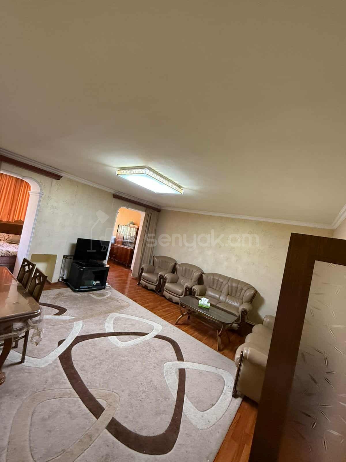 3 Սենյականոց Բնակարան Քարե Շենքում, 80քմ, 4/5 հարկ, Նորմալ Վիճակում