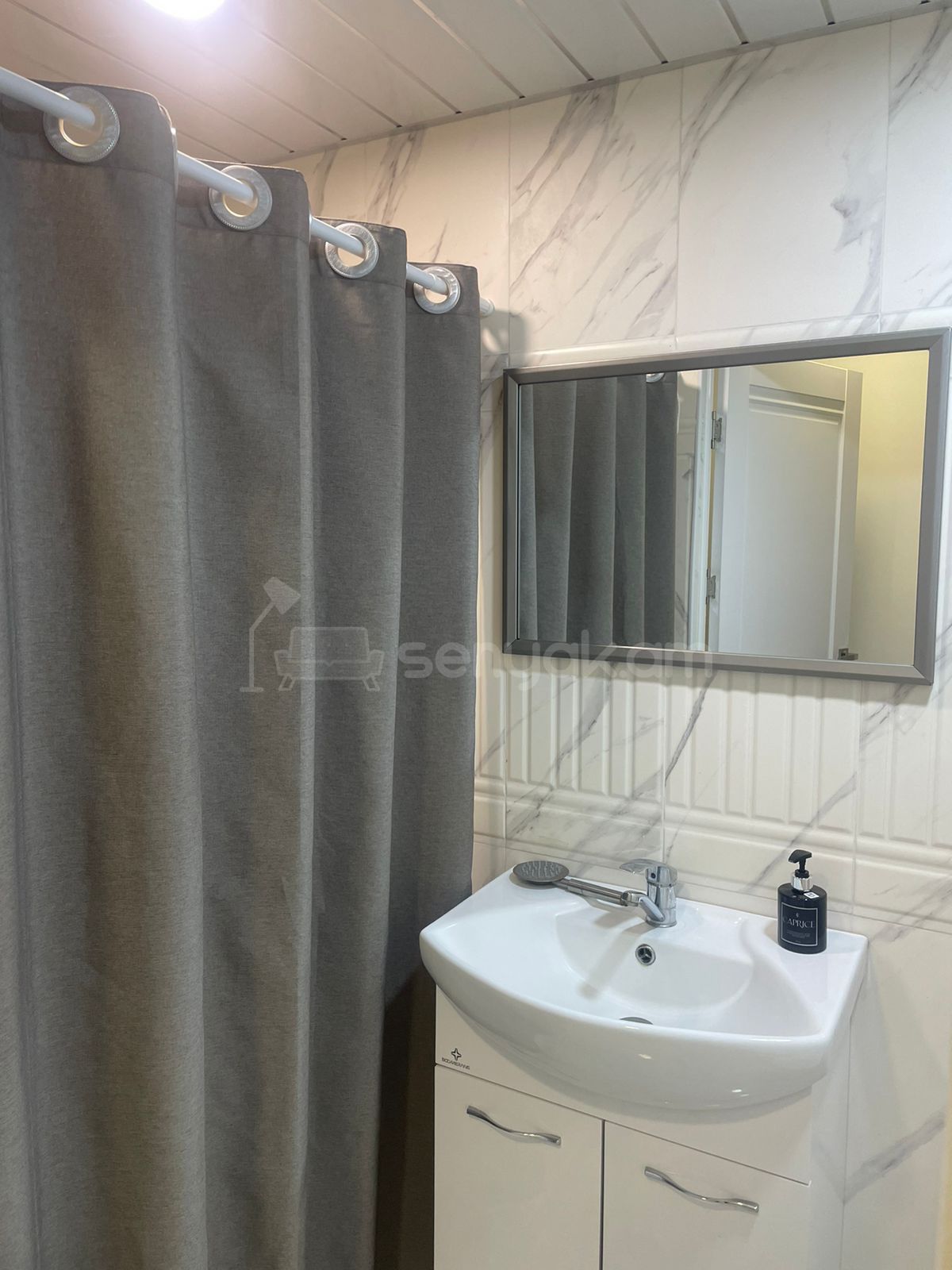 3 Սենյականոց Բնակարան Քարե Շենքում, 60քմ, 4/5 հարկ, Դիզայներական Վերանորոգված