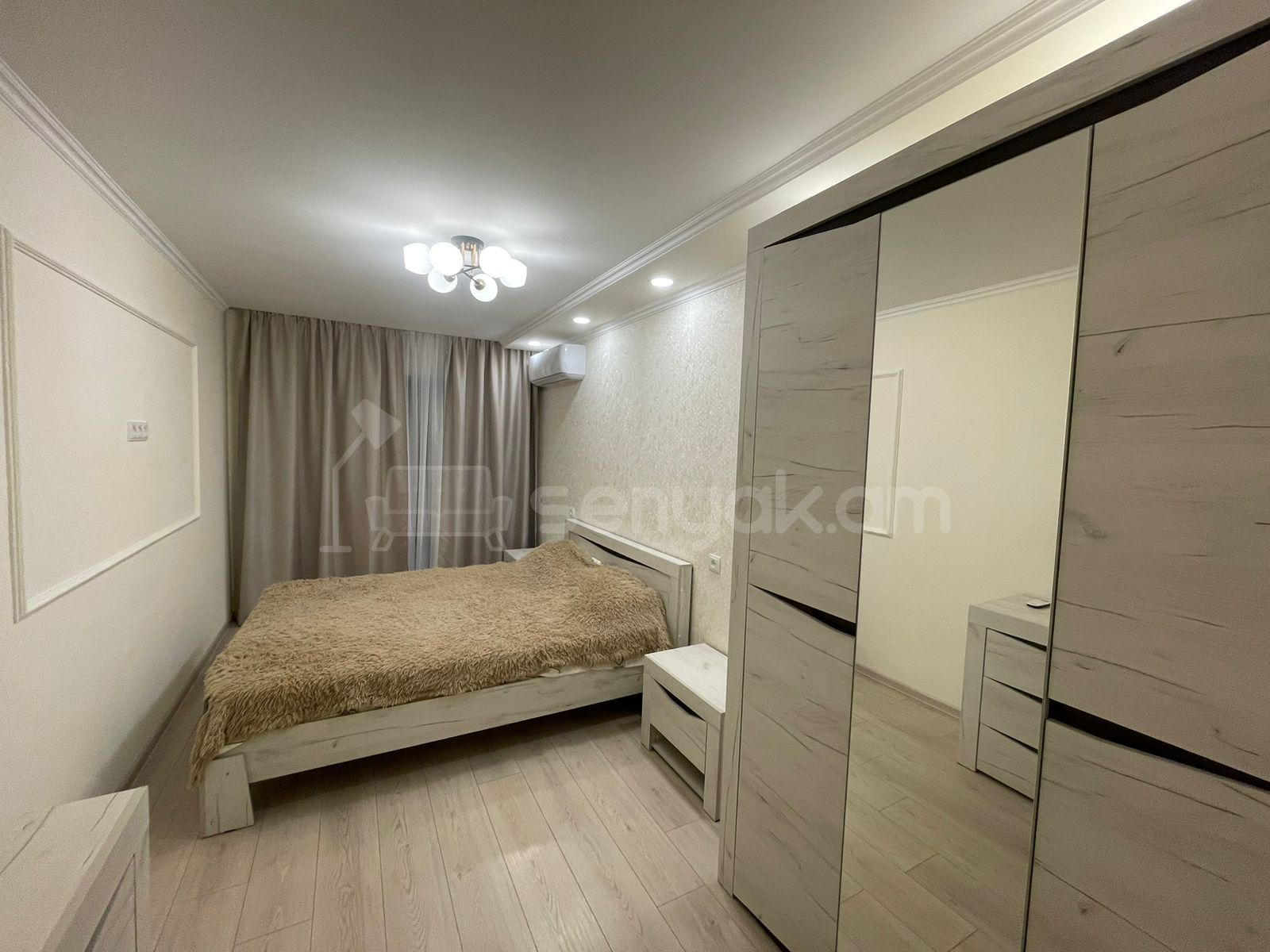 3 Սենյականոց Բնակարան Քարե Շենքում, 60քմ, 4/5 հարկ, Դիզայներական Վերանորոգված