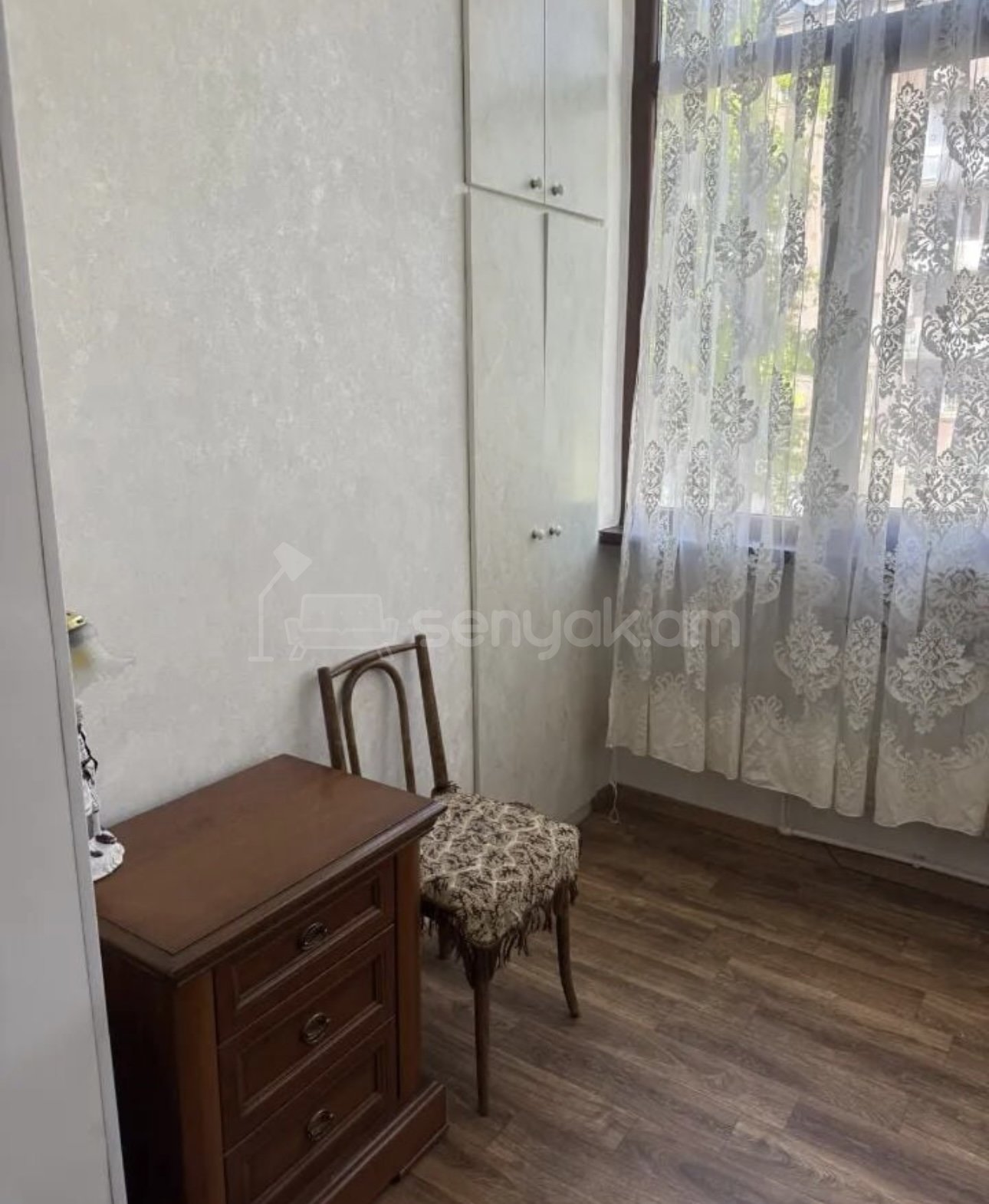 3 Սենյականոց Բնակարան Քարե Շենքում, 82քմ, 2/5 հարկ, Դիզայներական Վերանորոգված, Կահավորված, Արևկող