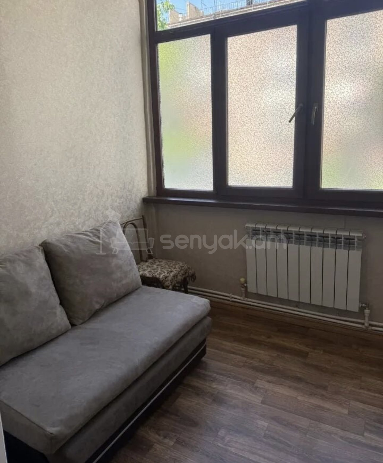 3 Սենյականոց Բնակարան Քարե Շենքում, 82քմ, 2/5 հարկ, Դիզայներական Վերանորոգված, Կահավորված, Արևկող