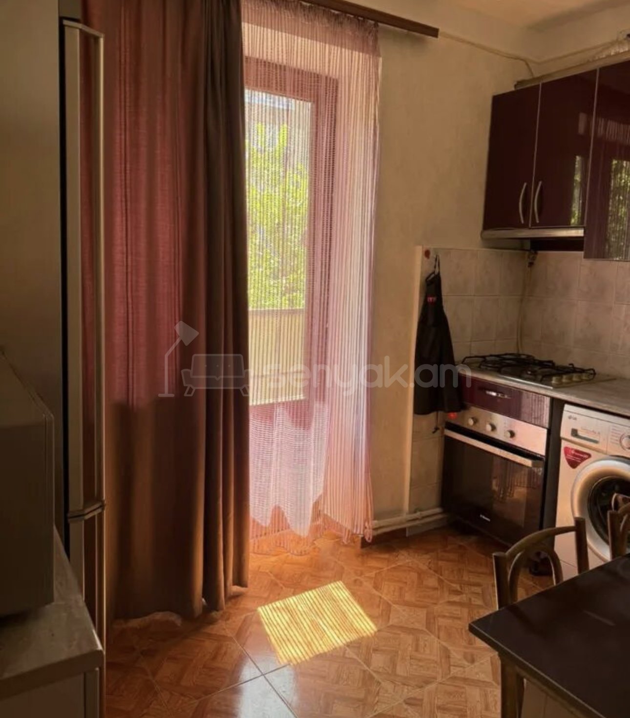 3 Սենյականոց Բնակարան Քարե Շենքում, 82քմ, 2/5 հարկ, Դիզայներական Վերանորոգված, Կահավորված, Արևկող