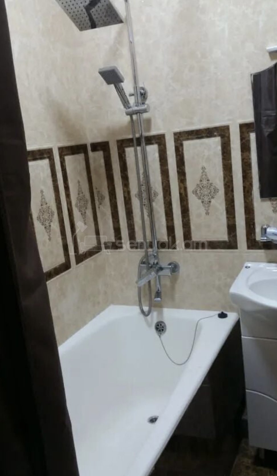 3 Սենյականոց Բնակարան Քարե Շենքում, 97քմ, 4/5 հարկ, Դիզայներական Վերանորոգված, Կահավորված, Արևկող