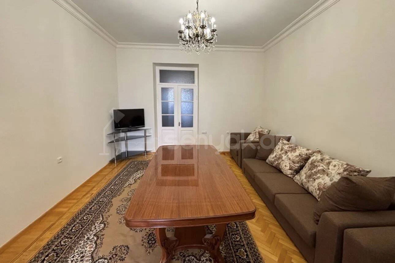 3 Սենյականոց Բնակարան Քարե Շենքում, 82քմ, 5/5 հարկ, Դիզայներական Վերանորոգված, Կահավորված, Արևկող