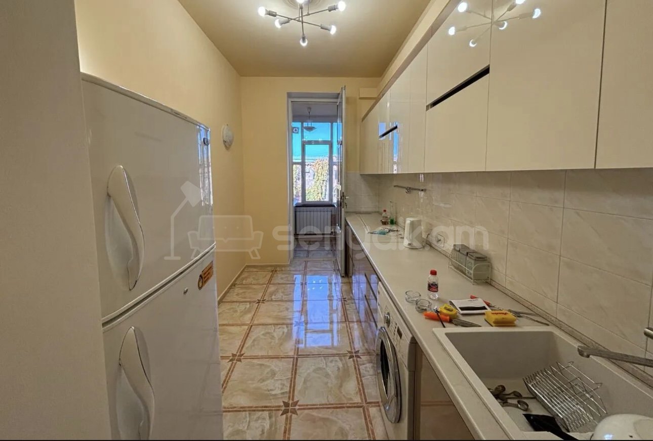 3 Սենյականոց Բնակարան Քարե Շենքում, 82քմ, 5/5 հարկ, Դիզայներական Վերանորոգված, Կահավորված, Արևկող