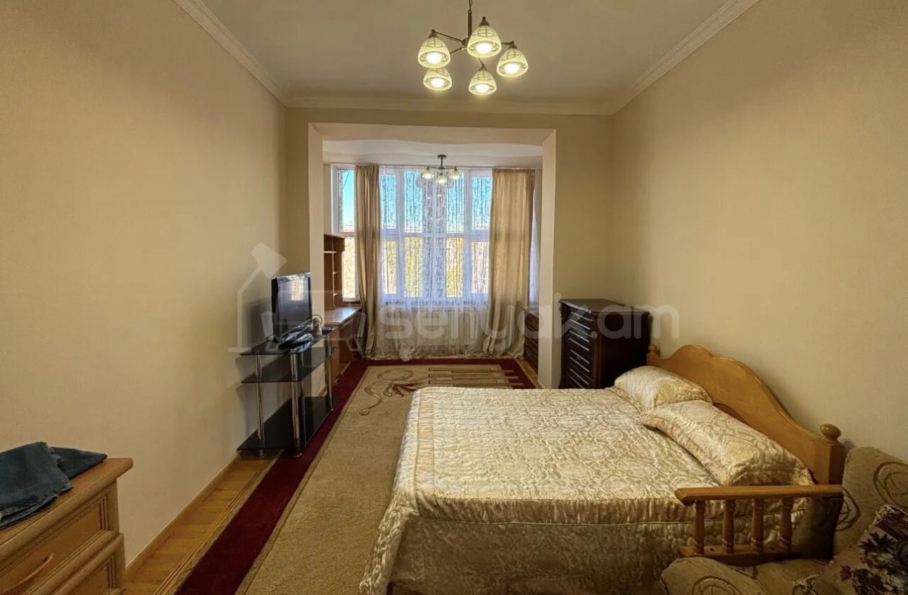 3 Սենյականոց Բնակարան Քարե Շենքում, 82քմ, 5/5 հարկ, Դիզայներական Վերանորոգված, Կահավորված, Արևկող