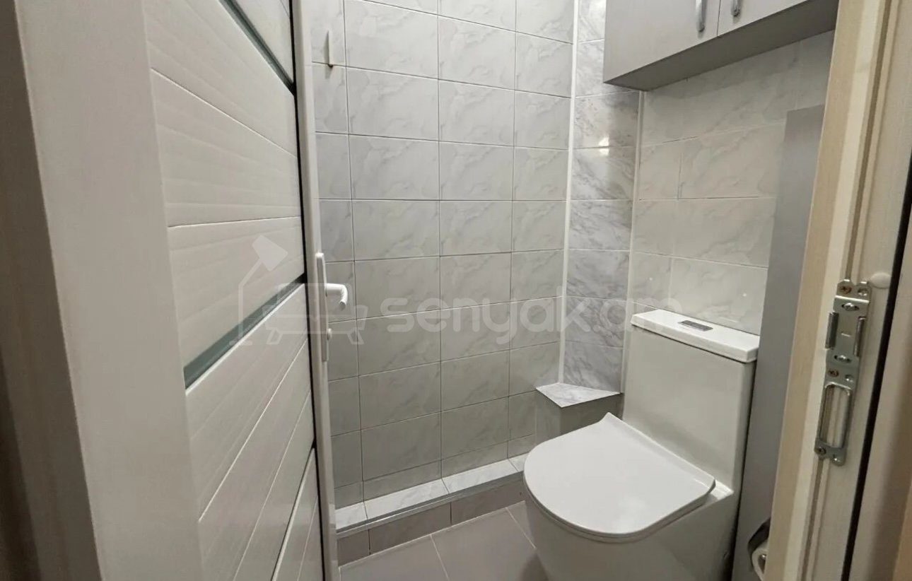 3 Սենյականոց Բնակարան Քարե Շենքում, 82քմ, 5/5 հարկ, Դիզայներական Վերանորոգված, Կահավորված, Արևկող