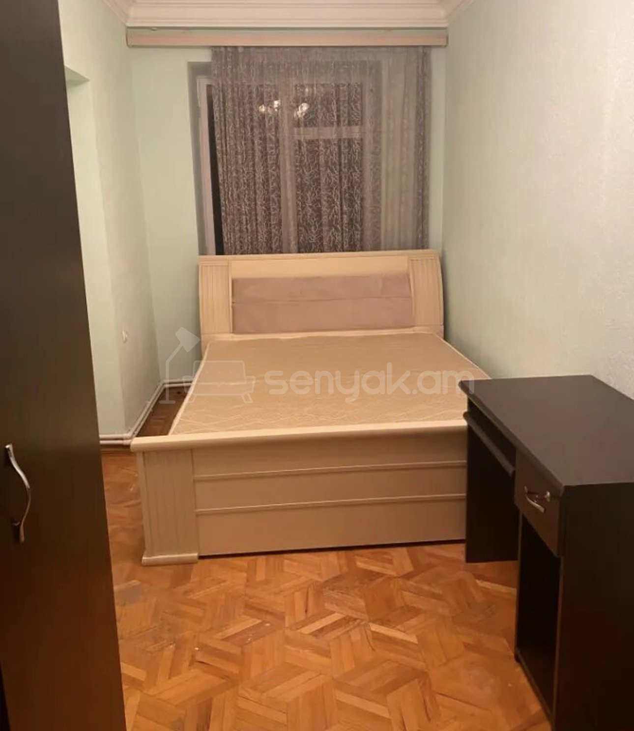 3 Սենյականոց Բնակարան Քարե Շենքում, 80քմ, 4/5 հարկ, Նորմալ Վիճակում, Կահավորված, Արևկող