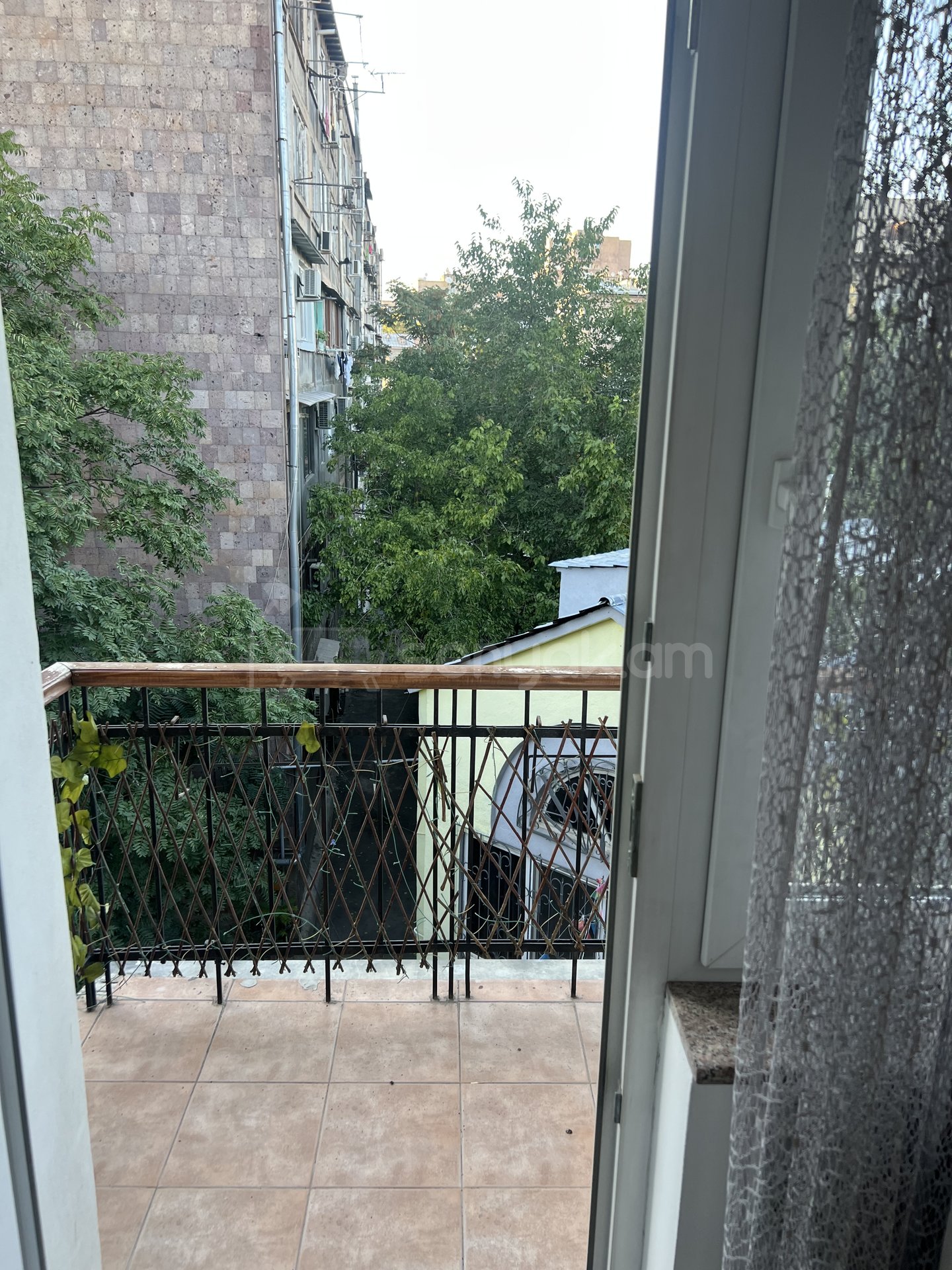 2 Սենյականոց Բնակարան Քարե Շենքում, 48քմ, 4/5 հարկ, Կապիտալ Վերանորոգված