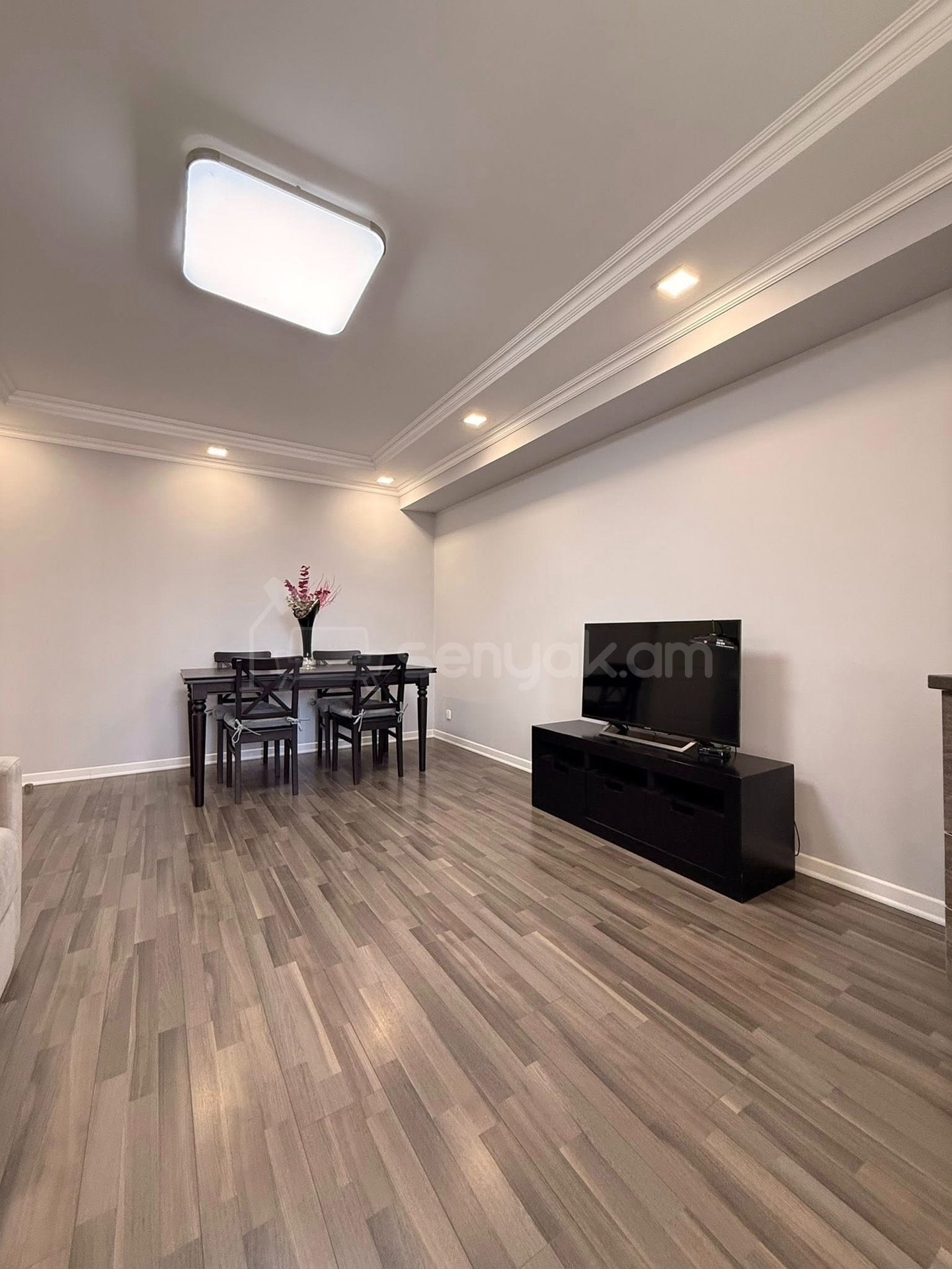 2 Սենյականոց Բնակարան, 70քմ, 10/16 հարկ, Կապիտալ Վերանորոգված, Կահավորված, Արևկող