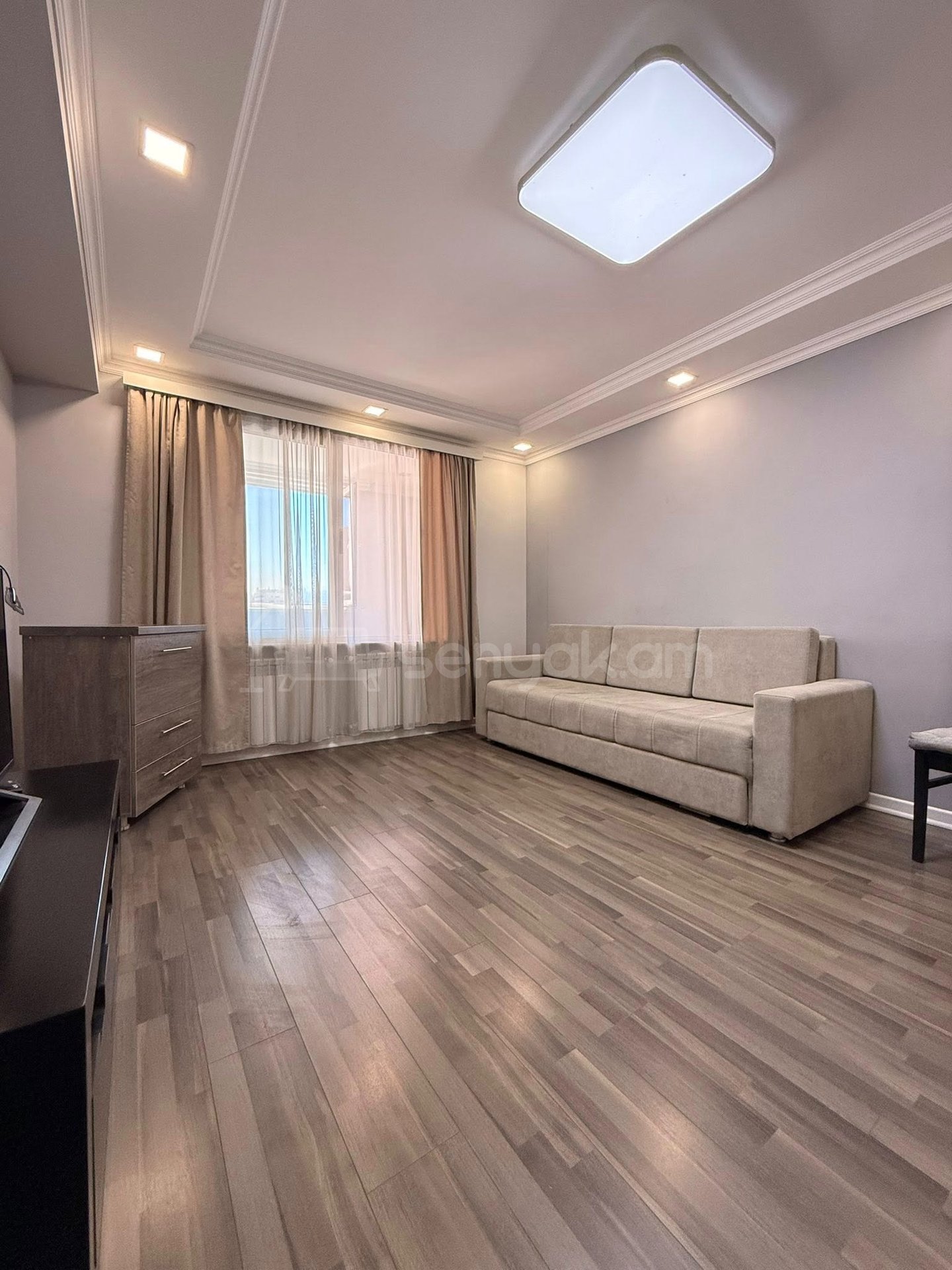 2 Սենյականոց Բնակարան, 70քմ, 10/16 հարկ, Կապիտալ Վերանորոգված, Կահավորված, Արևկող