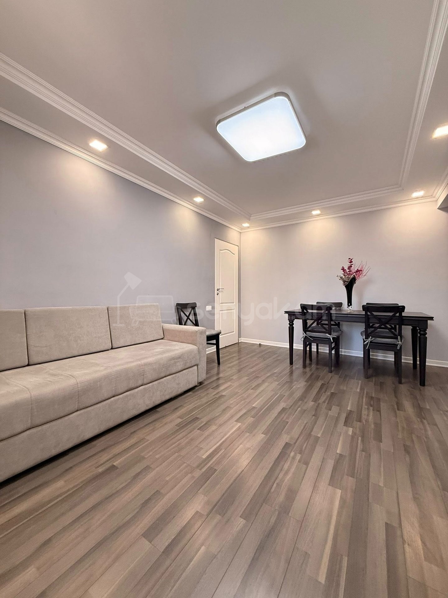 2 Սենյականոց Բնակարան, 70քմ, 10/16 հարկ, Կապիտալ Վերանորոգված, Կահավորված, Արևկող