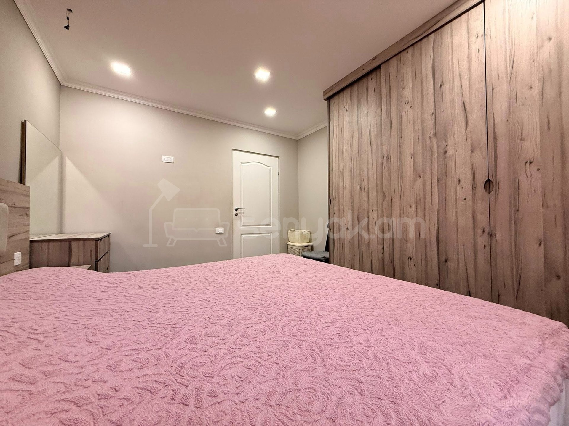 2 Սենյականոց Բնակարան, 70քմ, 10/16 հարկ, Կապիտալ Վերանորոգված, Կահավորված, Արևկող