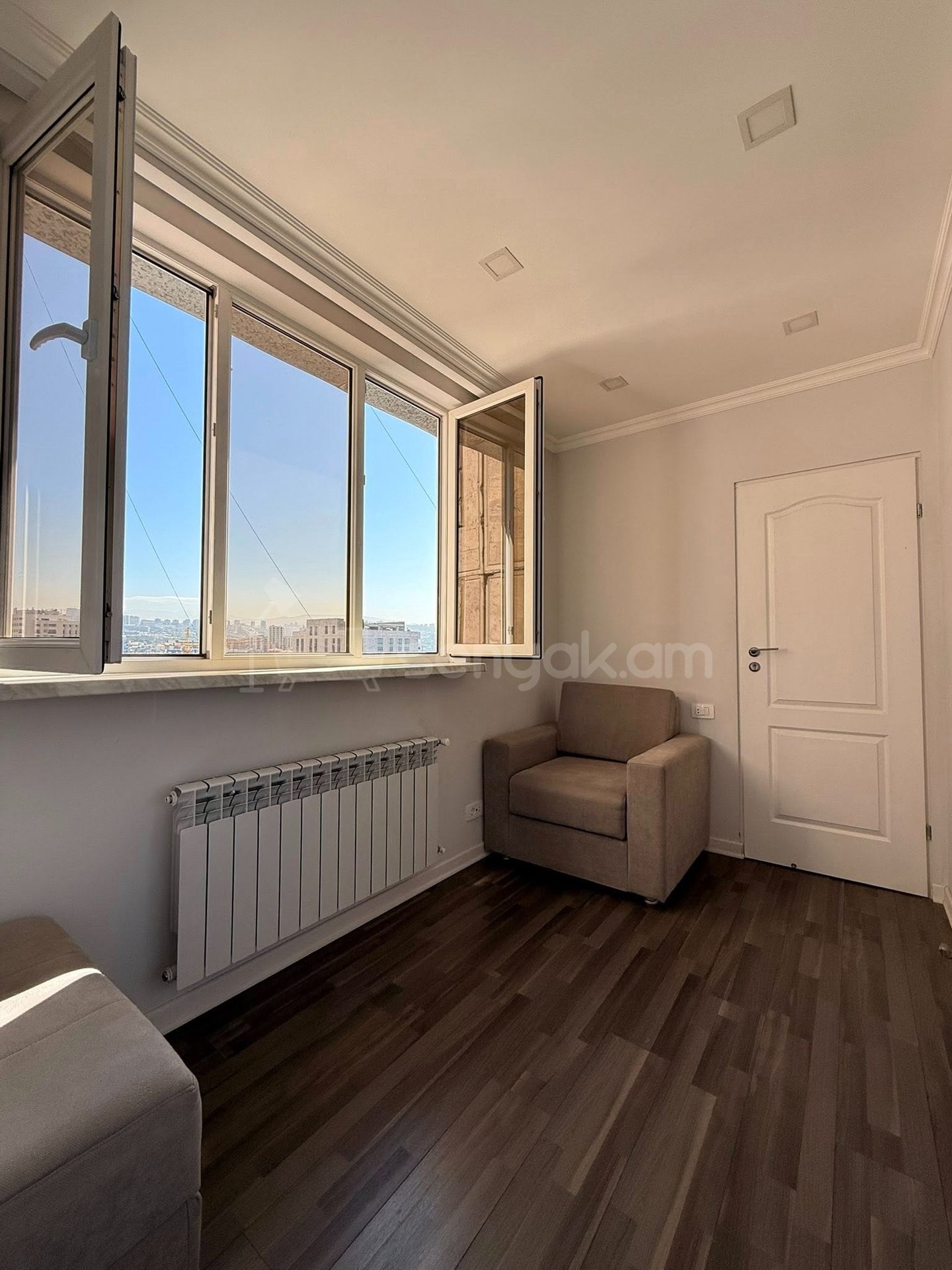 2 Սենյականոց Բնակարան, 70քմ, 10/16 հարկ, Կապիտալ Վերանորոգված, Կահավորված, Արևկող