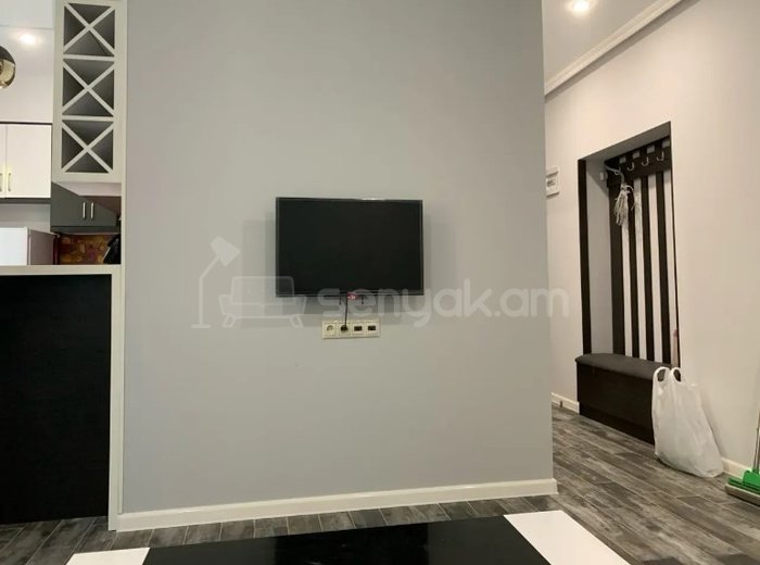 2 Սենյականոց Բնակարան Քարե Շենքում, 60քմ, 2/5 հարկ, Կապիտալ Վերանորոգված, Կահավորված, Արևկող