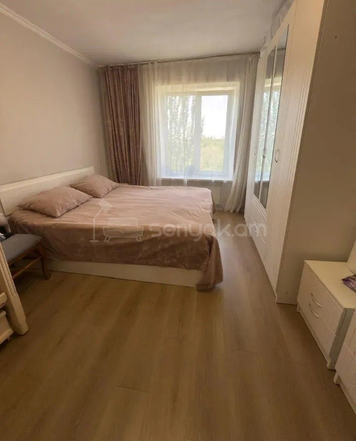 3 Սենյականոց Բնակարան Քարե Շենքում, 78քմ, 5/5 հարկ, Կապիտալ Վերանորոգված