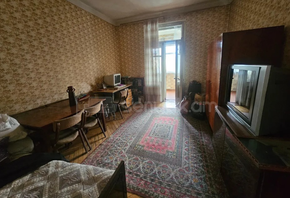 2 Սենյականոց Բնակարան Քարե Շենքում, 64քմ, 4/4 հարկ, Պետական Վիճակում