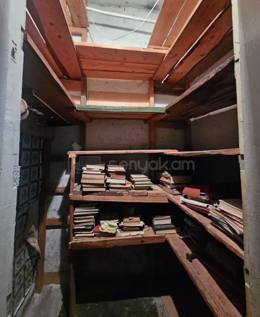 2 Սենյականոց Բնակարան Քարե Շենքում, 64քմ, 4/4 հարկ, Պետական Վիճակում